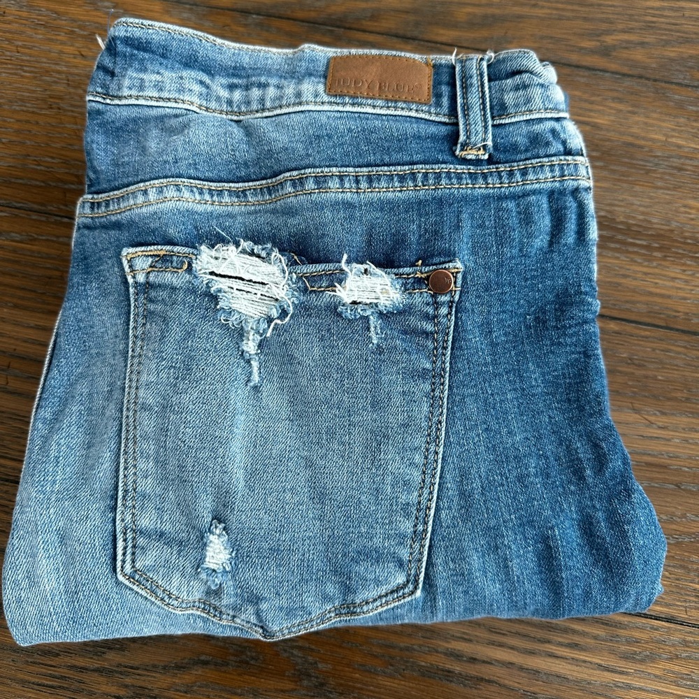 Judy Blue Women's Classic Distressed Denim Jeans